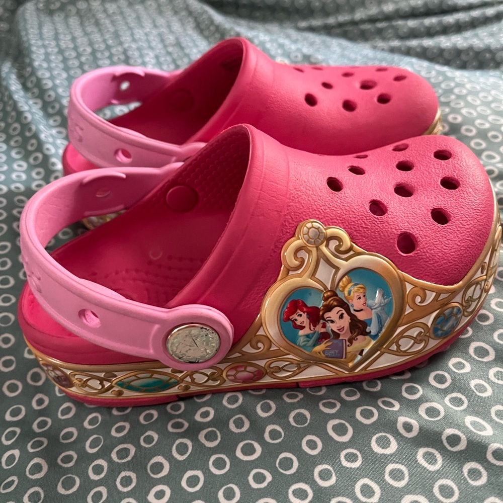 Disney Princess Crocs toddler girl size C9- light up